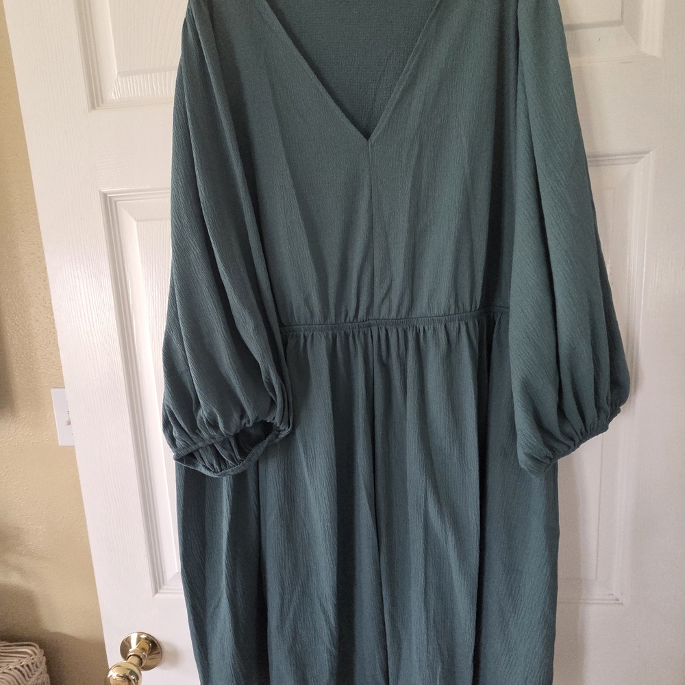 Ava & Viv Green V-Neck Dress